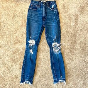 Abercrombie & Fitch The Skinny High Rise Size 23/000 Distressed Jeans